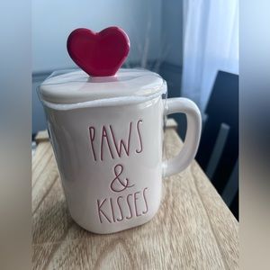 Rae Dunn Paws & Kisses ceramic mug with heart top cover